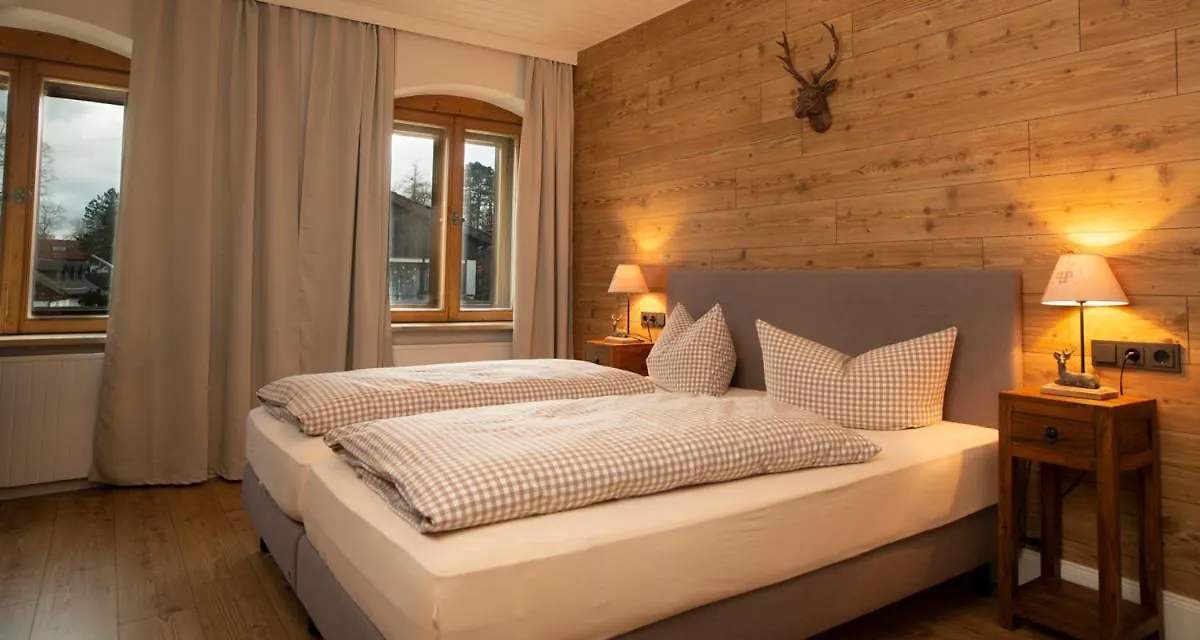 Gasthof - Hotel Zur Post Pocking  Guest house