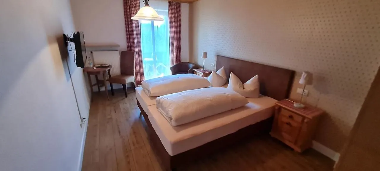 Gasthof - Hotel Zur Post Pocking  Guest house