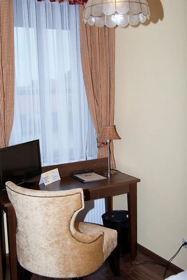 Gasthof - Hotel Zur Post Pocking  Guest house
